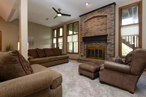 Living - 4946 S Bellhurst Ave, Springfield, MO 65804 photo 4 of 4
