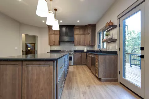Kitchen - 4946 S Bellhurst Ave, Springfield, MO 65804 photo 3 of 7