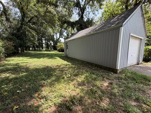 Exterior - 800 N Marion Ave, Springfield, MO 65802 photo 3 of 3