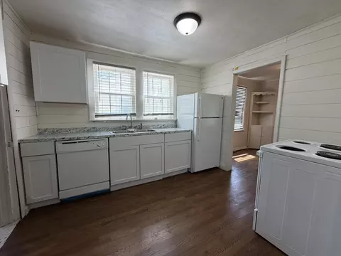 Kitchen - 800 N Marion Ave, Springfield, MO 65802 photo 1 of 3