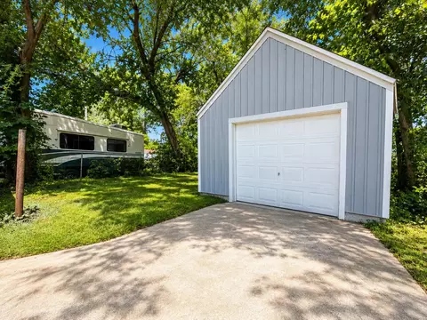 Exterior - 800 N Marion Ave, Springfield, MO 65802 photo 2 of 3