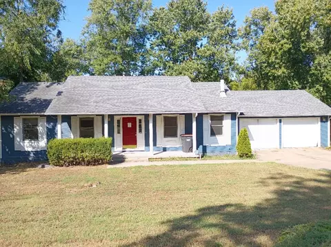 1420 Oakhill Dr, Cassville, MO 65625