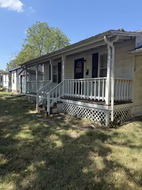 1815 W Scott St, Springfield, MO 65802 photo 2