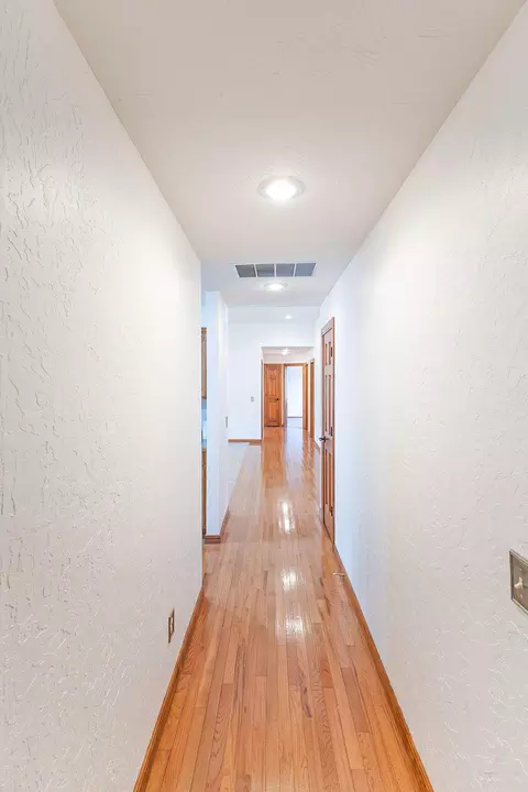 Entry Way - 3779 N Ashbury Dr, Springfield, MO 65803 photo 5 of 5