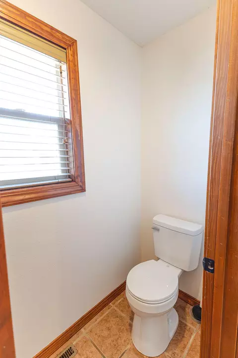 Bath - 3779 N Ashbury Dr, Springfield, MO 65803 photo 3 of 7