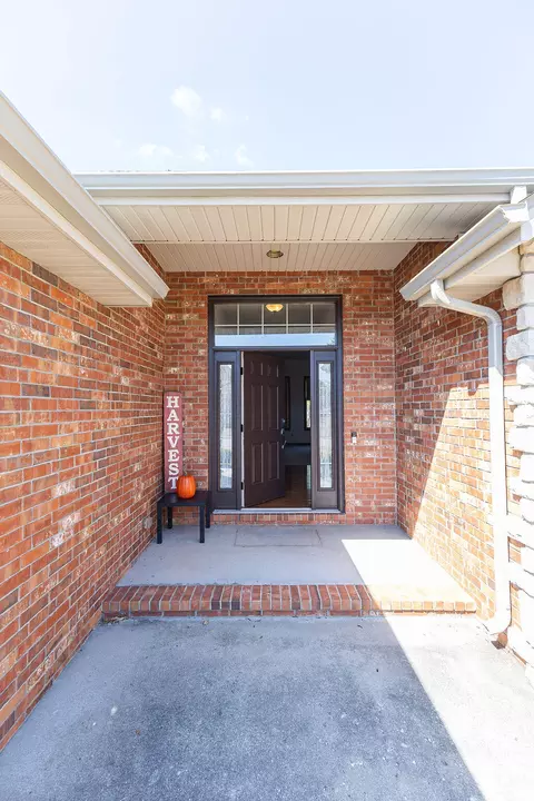 Entry Way - 3779 N Ashbury Dr, Springfield, MO 65803 photo 1 of 5