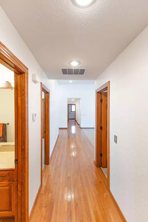 Entry Way - 3779 N Ashbury Dr, Springfield, MO 65803 photo 4 of 5
