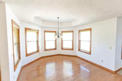 Living - 3779 N Ashbury Dr, Springfield, MO 65803 photo 6 of 7