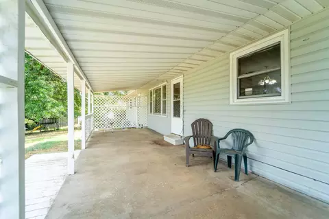 Exterior - 906 E Prairie Ln, Ash Grove, MO 65604 photo 5 of 5