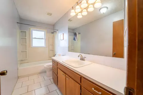 Bath - 906 E Prairie Ln, Ash Grove, MO 65604 photo 2 of 2