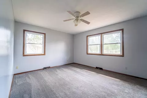 Bedroom - 906 E Prairie Ln, Ash Grove, MO 65604 photo 2 of 4