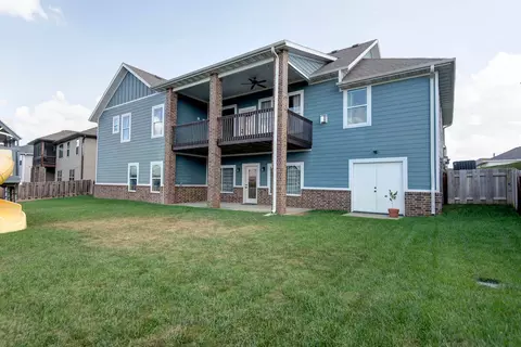 Exterior - 707 N Fox Hill Cir, Nixa, MO 65714 photo 6 of 12