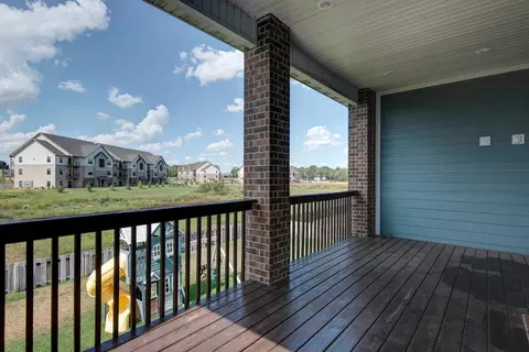 Exterior - 707 N Fox Hill Cir, Nixa, MO 65714 photo 4 of 12