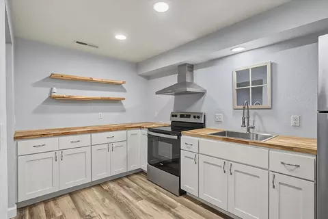 Kitchen - 1511 E Groves Dr, Ozark, MO 65721 photo 5 of 5