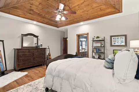Bedroom - 1461 Equestrian Rd, Ozark, MO 65721 photo 2 of 6