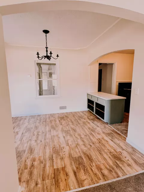 Dining - 1925 S Maple St, Carthage, MO 64836 photo 1 of 1