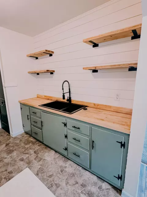 Kitchen - 1925 S Maple St, Carthage, MO 64836 photo 5 of 5