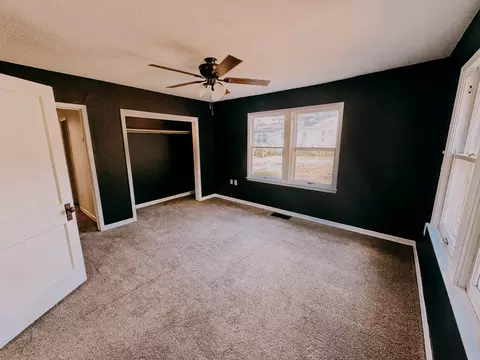 Bedroom - 1925 S Maple St, Carthage, MO 64836 photo 2 of 5