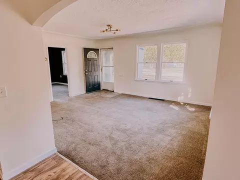 Living - 1925 S Maple St, Carthage, MO 64836 photo 1 of 3