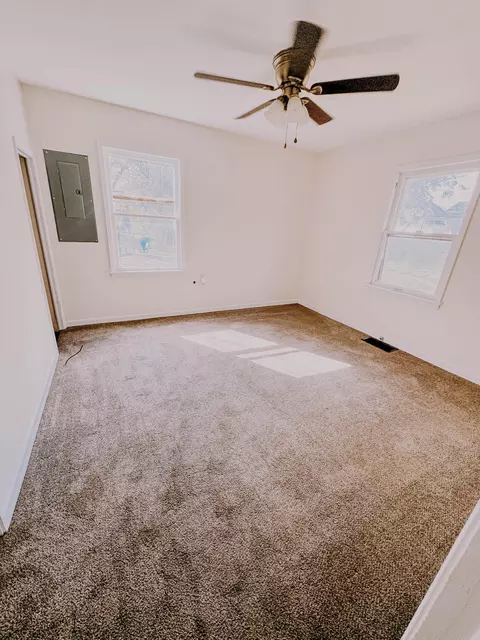 Bedroom - 1925 S Maple St, Carthage, MO 64836 photo 4 of 5