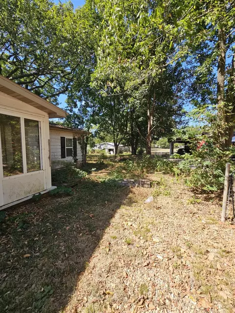Exterior - 503 S Miller Rd, Springfield, MO 65802 photo 7 of 10