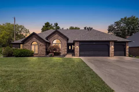 Exterior - 4081 E Kingsbury St, Springfield, MO 65809 photo 2 of 7