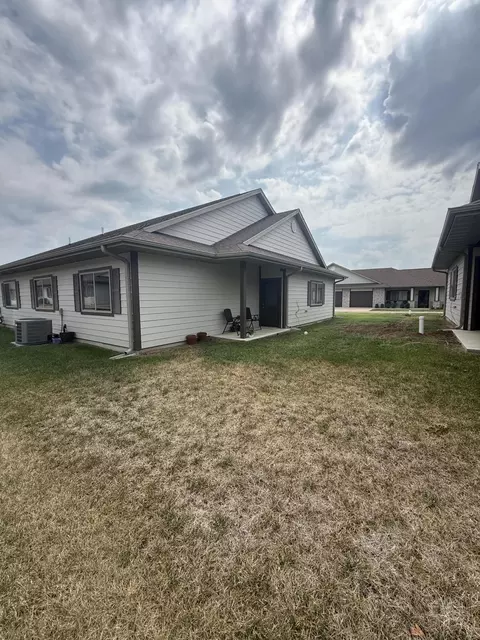 Exterior - 109 Vista View Dr UNIT B, Branson, MO 65616 photo 2 of 2