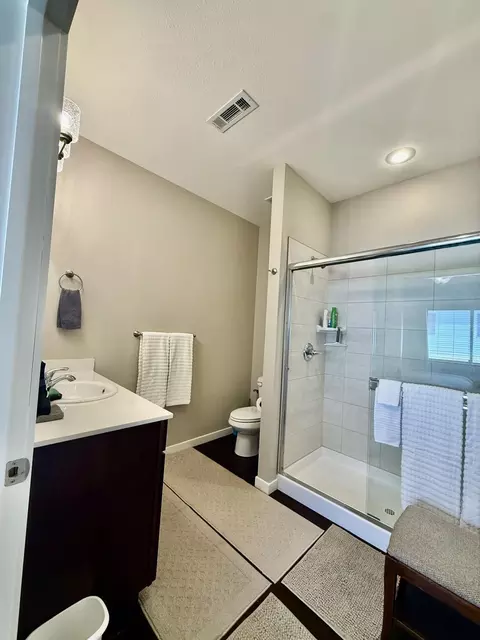 Bath - 109 Vista View Dr UNIT B, Branson, MO 65616 photo 1 of 2