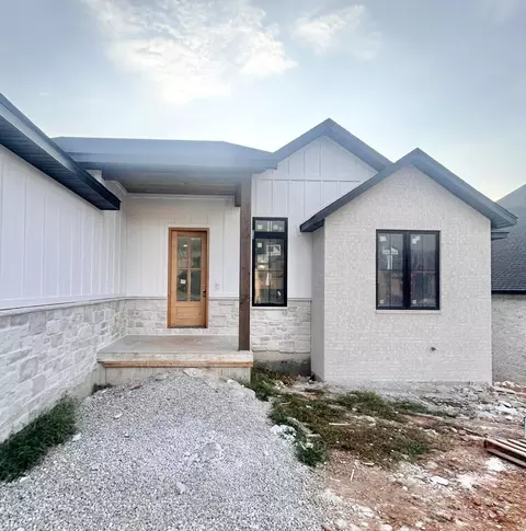 Exterior - 5904 S Clay Ave, Springfield, MO 65810 photo 3 of 5