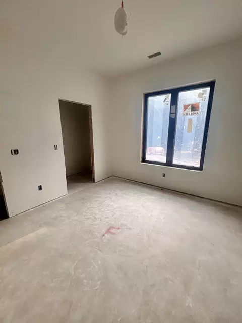 Bedroom - 5904 S Clay Ave, Springfield, MO 65810 photo 5 of 7