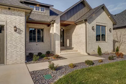 Exterior - 6041 S Dollison Ave, Springfield, MO 65810 photo 6 of 12