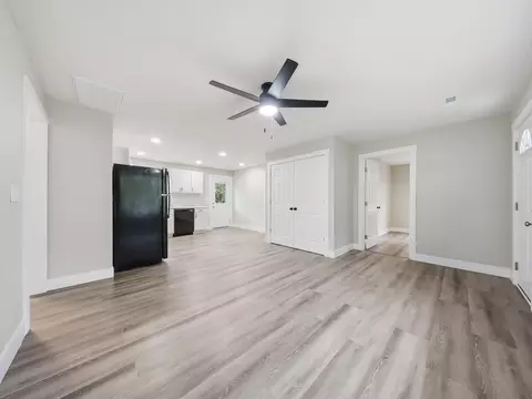 Living - 659 S Wildan Ave, Springfield, MO 65802 photo 2 of 4