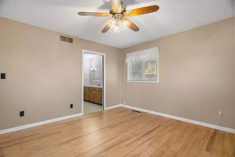 Bedroom - 505 Cope Ln, Forsyth, MO 65653 photo 2 of 5