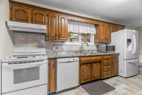 Kitchen - 505 Cope Ln, Forsyth, MO 65653 photo 1 of 3