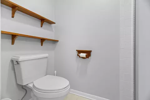Bath - 505 Cope Ln, Forsyth, MO 65653 photo 4 of 6