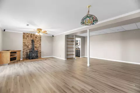Living - 505 Cope Ln, Forsyth, MO 65653 photo 6 of 7