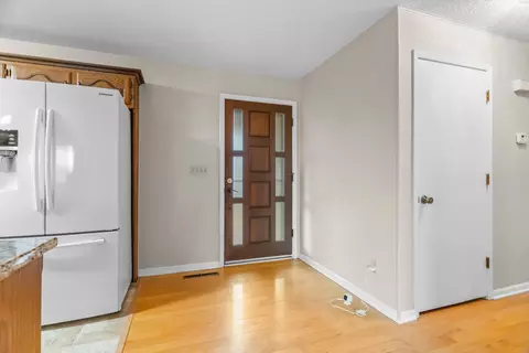 Entry Way - 505 Cope Ln, Forsyth, MO 65653 photo 2 of 6