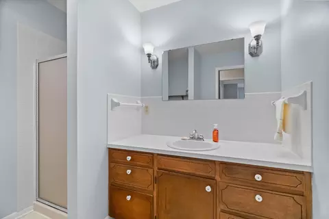 Bath - 505 Cope Ln, Forsyth, MO 65653 photo 3 of 6