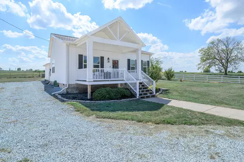 Exterior - 1584 E 517th Rd, Brighton, MO 65617 photo 4 of 17
