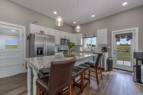 Kitchen - 1584 E 517th Rd, Brighton, MO 65617 photo 2 of 4