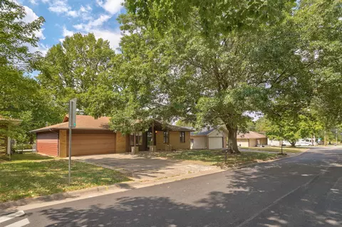 Exterior - 1221 S John Ave, Springfield, MO 65804 photo 2 of 10