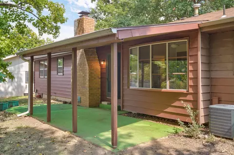 Exterior - 1221 S John Ave, Springfield, MO 65804 photo 5 of 10