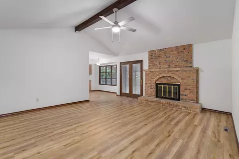 Living - 1221 S John Ave, Springfield, MO 65804 photo 3 of 5