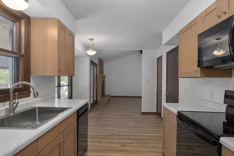 Entry Way - 1221 S John Ave, Springfield, MO 65804 photo 1 of 1