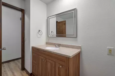 Bath - 1221 S John Ave, Springfield, MO 65804 photo 2 of 3