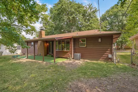 Exterior - 1221 S John Ave, Springfield, MO 65804 photo 7 of 10