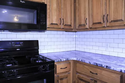 Kitchen - 1054 S Peach Tree Ave, Springfield, MO 65804 photo 3 of 4