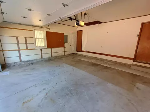 Other - 1054 S Peach Tree Ave, Springfield, MO 65804 photo 4 of 8