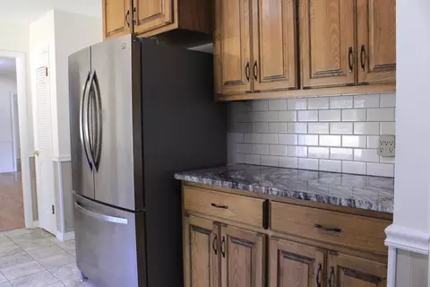 Kitchen - 1054 S Peach Tree Ave, Springfield, MO 65804 photo 4 of 4