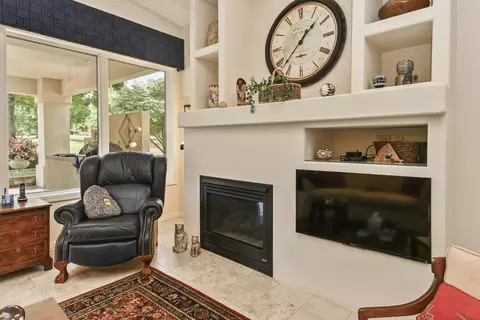 Living - 5181 S Stonehaven Dr, Springfield, MO 65809 photo 12 of 13